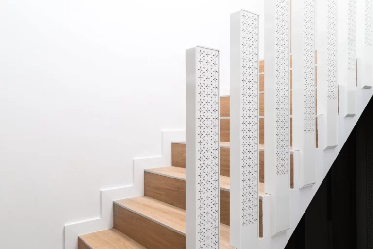 Storia Metal, escalier